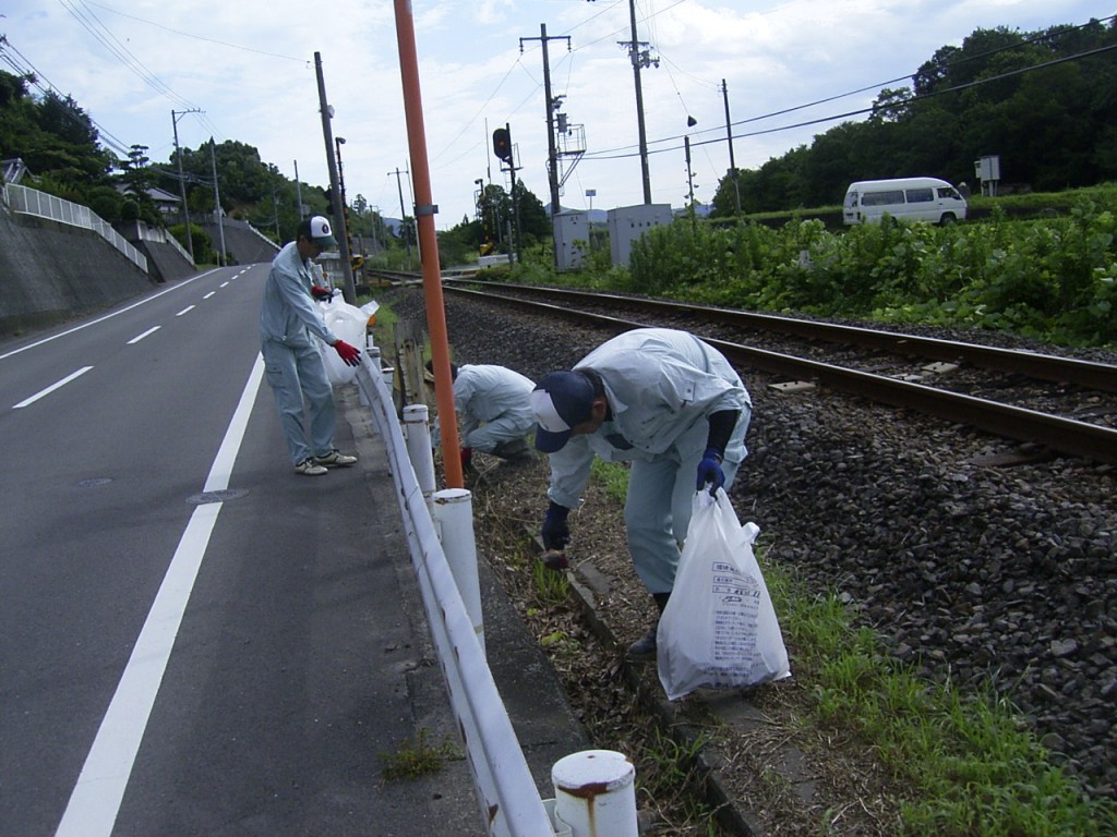 線路脇も・・。